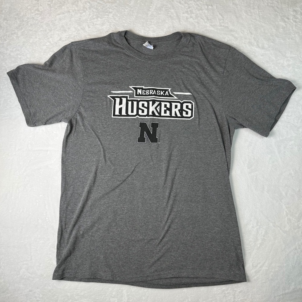 Port & Company Nebraska Huskers T-Shirt Mens XL Gray Short Sleeve Fan Favorite